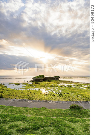 沖縄 渡具知ビーチ 沖縄 渡具知ビーチ 90499172