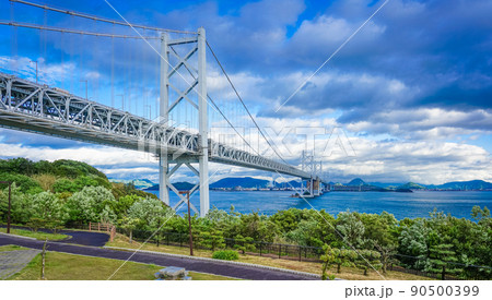 与島から春の瀬戸大橋（香川県坂出市） 90500399