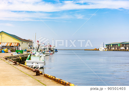 北海道、釧路港の風景 90501403