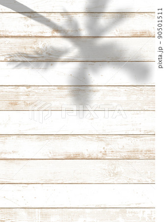 白いウッドデッキと椰子の木陰、涼しげな夏のイメージ 90501511