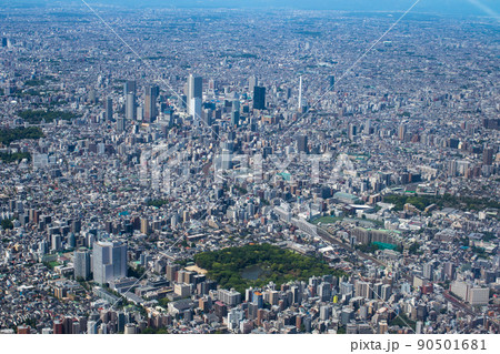 六義園上空から池袋方向を空撮 90501681