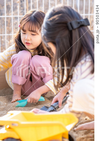 遊び場 女の子 友達 90503434
