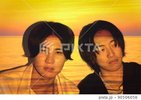 若い男性　ポートレート 90506056