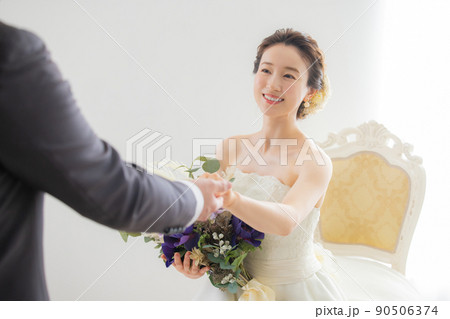 ウェディングドレス 90506374