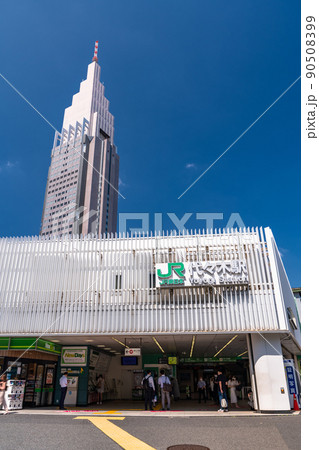 《東京都》代々木駅前・都市風景 90508399