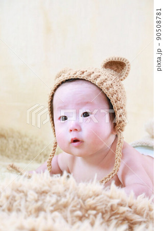 可愛い男の子の赤ちゃんニューボーンフォトハーフバースデー 可愛い男の子の赤ちゃんニューボーンフォトハーフバースデー 90508781