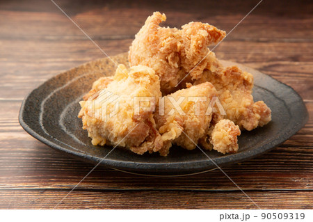鳥の唐揚げ 鳥の唐揚げ 90509319