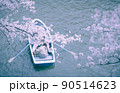 ボートと桜 90514623