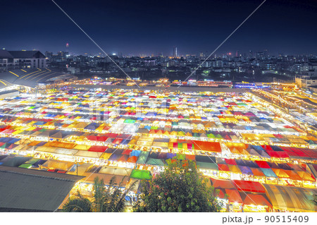 タイ・バンコク ラチャダー鉄道市場 / Ratchada Train Night Market 90515409