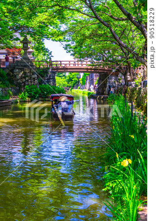 近江八幡の八幡堀と手漕ぎ舟 90518229