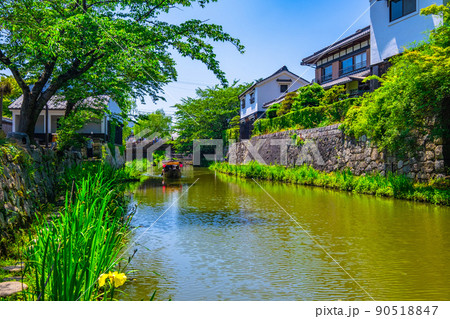 近江八幡の八幡堀と屋形舟 近江八幡の八幡堀と屋形舟 90518847