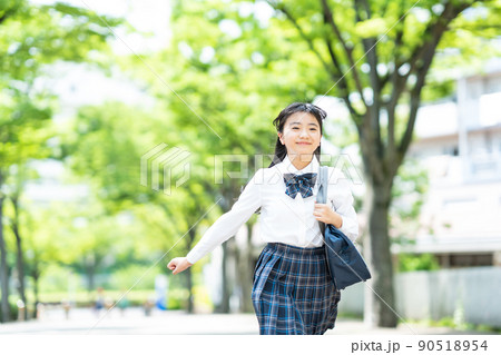 女子中学生 通学 制服 女子中学生 通学 制服 90518954