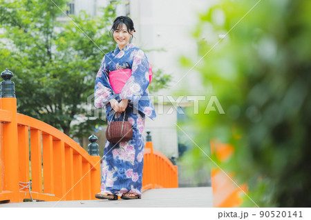 浴衣の女性　 90520141