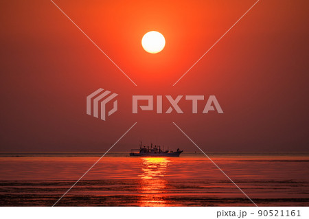 《石川県》日本海の夜明け 90521161