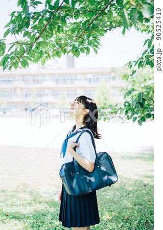 夏服の女子高生 夏服の女子高生 90525419
