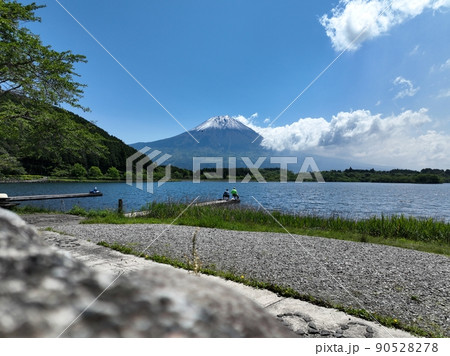 田貫湖から見た富士山の景色 90528278