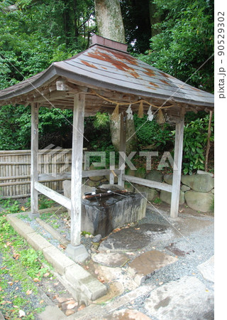 手水舎(八重垣神社/島根県松江市佐草町) 手水舎(八重垣神社/島根県松江市佐草町) 90529302