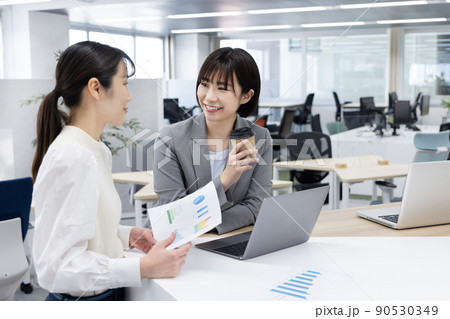 スタンドアップミーティング 90530349