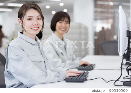 ビジネス　設計　開発　オフィスシーン 90530500