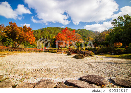 秋の信州上田　紅葉の塩田平（信州の鎌倉）　中禅寺 90532317