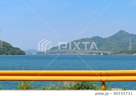【山口県】大島大橋と黄色いガードレール 【山口県】大島大橋と黄色いガードレール 90535731