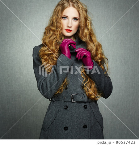 Portrait of young woman in autumn coat Portrait of young woman in autumn coat 90537423