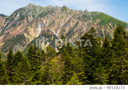 春の西穂高風景 90538273