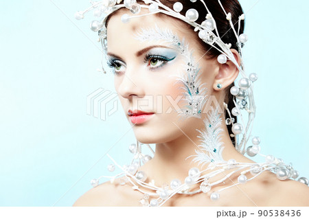 Portrait of beauty winter women Portrait of beauty winter women 90538436