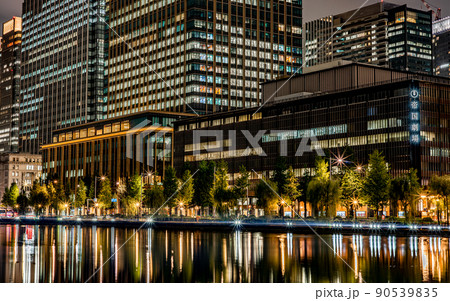 東京夜景 皇居 お堀 日比谷 ぶらり散歩 90539835