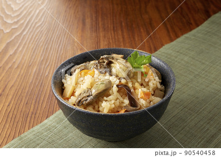 牡蠣の炊き込みご飯 90540458