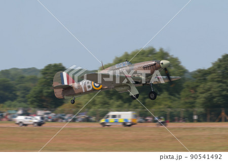 イギリス空軍ハリケーンMk.IIC離陸上昇 90541492