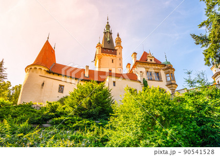 Pruhonice castle on sunny summer day Pruhonice castle on sunny summer day 90541528