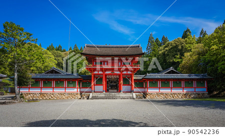 「てんのうさん」こと大鳥神社楼門（滋賀県甲賀市甲賀町） 90542236