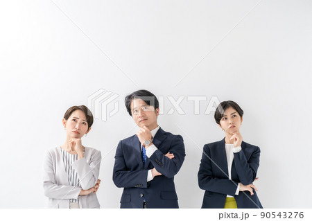 ビジネス　悩む　トラブル 90543276