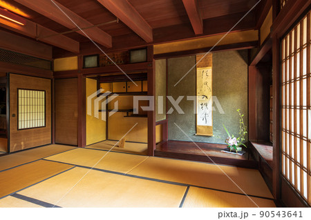 愛媛県　重伝建　内子の町並み　上芳我邸 90543641