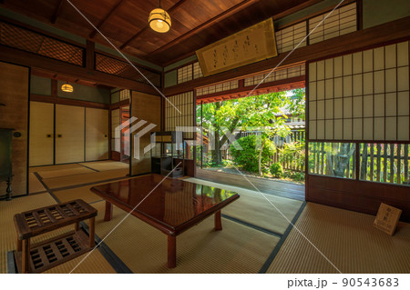 愛媛県　重伝建　内子の町並み　上芳我邸 90543683