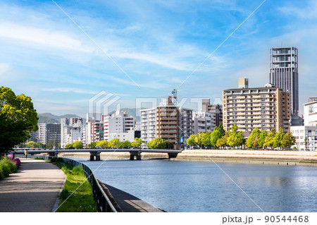 羽衣町の南大橋付近から東方向の市街地展望です。日赤や血液センターがあります。広島県 90544468