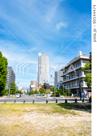 上八丁堀は官庁施設が多い街です。正面にはグランドタワーが見えます。護国神社側からの展望です。広島県 上八丁堀は官庁施設が多い街です。正面にはグランドタワーが見えます。護国神社側からの展望です。広島県 90544474