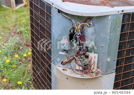 Replacing the old central air conditioner unit Replacing the old central air conditioner unit 90546394