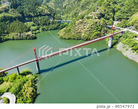 高知県仁淀川町 大渡ダム大橋の風景 高知県仁淀川町 大渡ダム大橋の風景 90547972