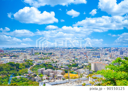 那覇市が一望できる展望台からの景色 那覇市が一望できる展望台からの景色 90550125