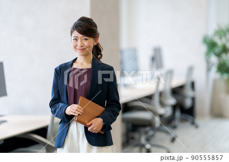 はたらく女性 はたらく女性 90555857