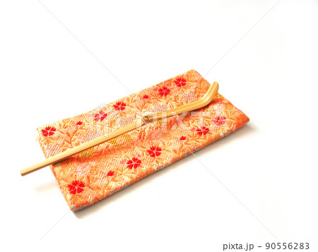 古帛紗にのせた茶杓 古帛紗にのせた茶杓 90556283