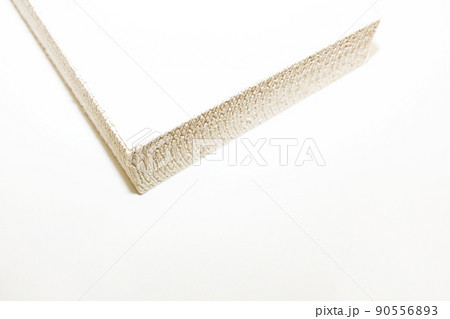 ちょっと変わったページ切りクチの造本・お菓子のミルフィーユみたいで美味しそう〜 90556893