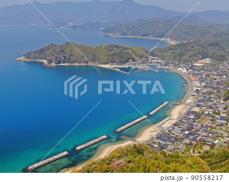 屋代島の夕日の丘展望台から外入地区の空撮 屋代島の夕日の丘展望台から外入地区の空撮 90558217