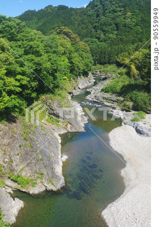 三重県を流れる櫛田川の中流域 90559949