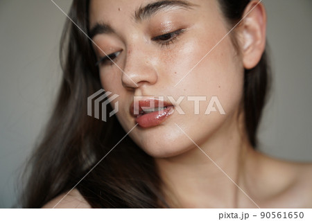 そばかすメイクの女性 そばかすメイクの女性 90561650