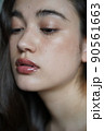 そばかすメイクの女性 90561663