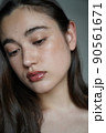 そばかすメイクの女性 90561671