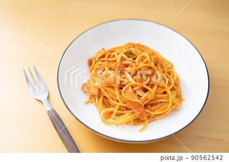 トマトとニンニクのパスタ トマトとニンニクのパスタ 90562542